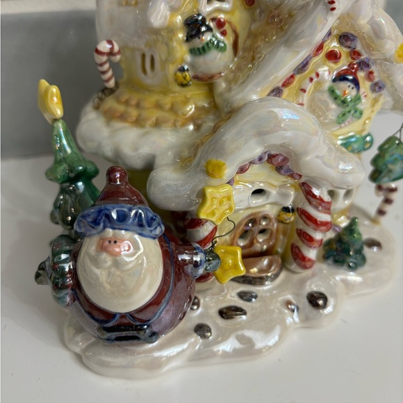 Blue sky Christmas Santa house candle holder - Picture 5 of 12